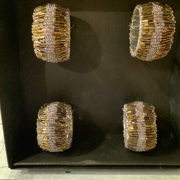 TIRAMISU Set Of 4 Wide Beaded Napkin Rings - Picture 6 of 7